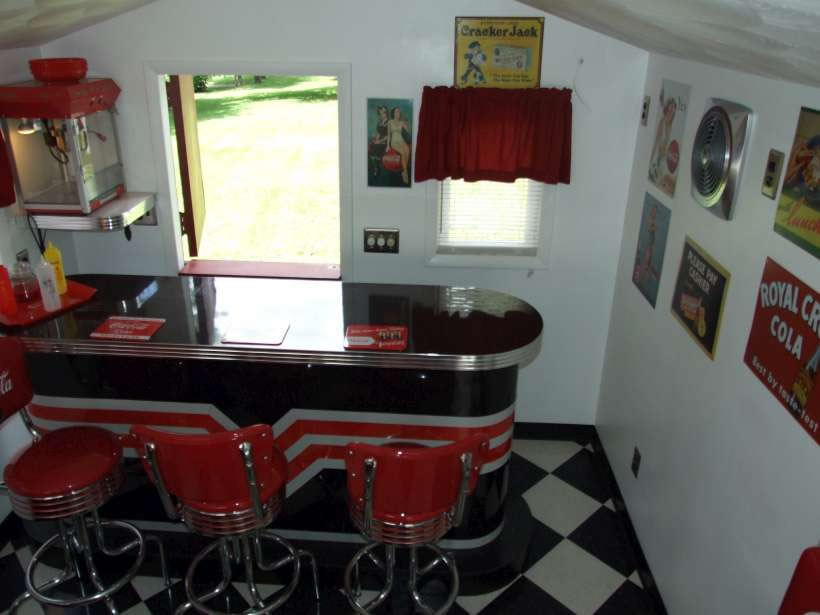 Retro Tables, Retro Chairs, Retro Bar, 
	  1950s Bar, Restaurant Bar, Business Bars, Countertops, Retro Bar Tops